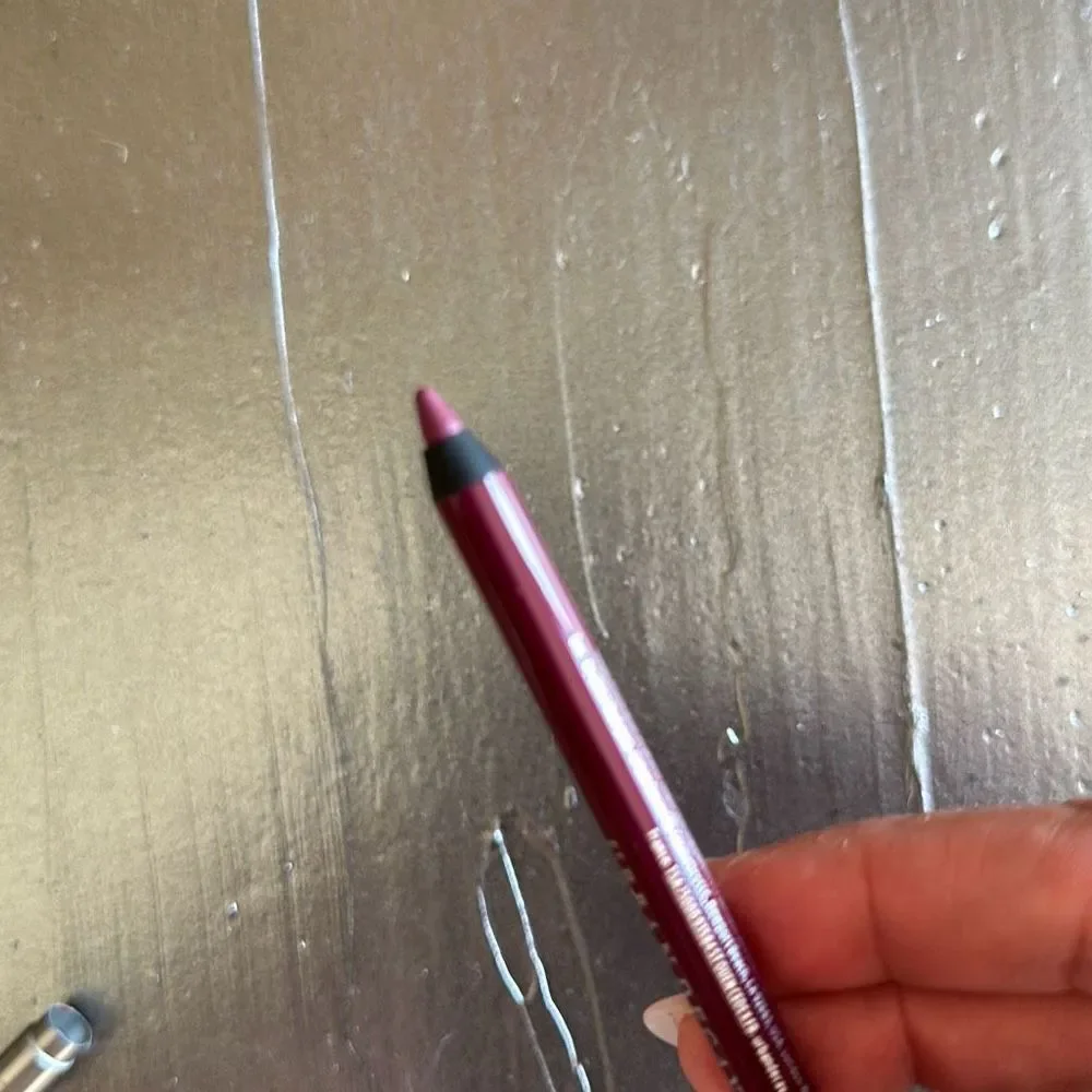 Urban Decay 24/7 Glide-On Waterproof Lip Liner in Venom